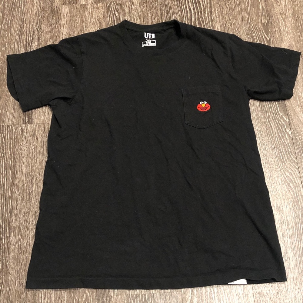 Uniqlo X Kaws X Sesame Street Elmo Pocket Tee